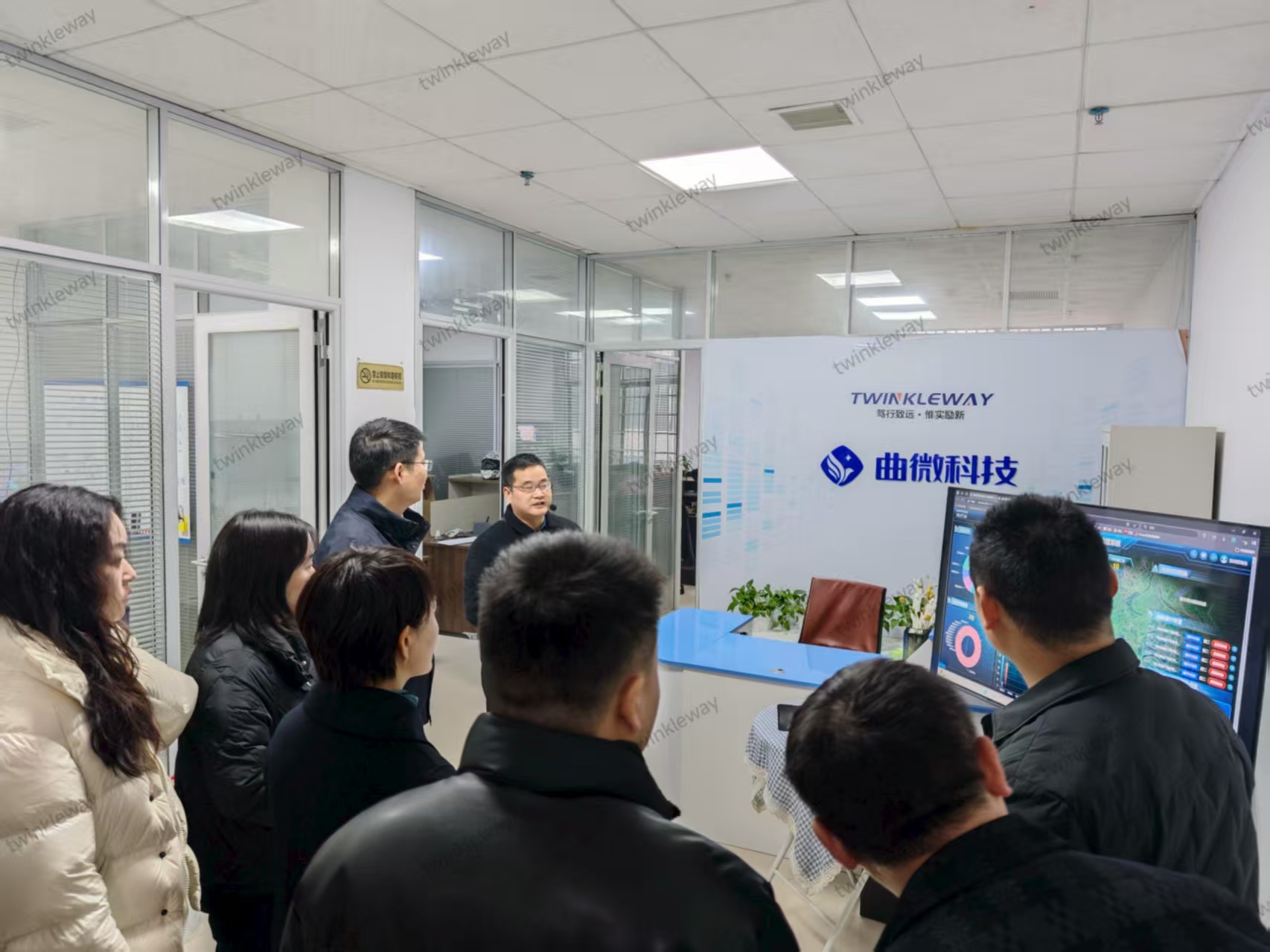 常德人社局领导一行莅临曲微科技参观考察